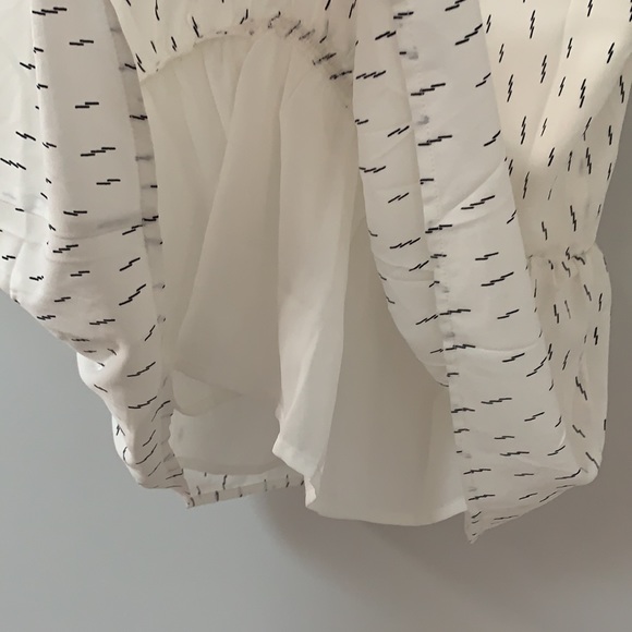 J.O.A Open Back Lightning Elastic Waist Blouse Top - Picture 9 of 9